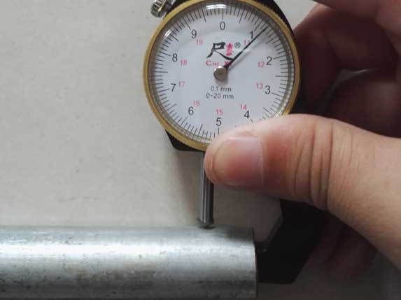 4分*1.2mm大棚管實際壁厚圖片