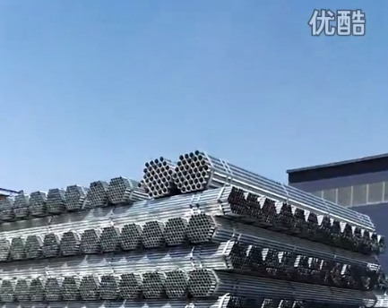 友發熱鍍鋅大棚鋼管裝車拍攝視頻
