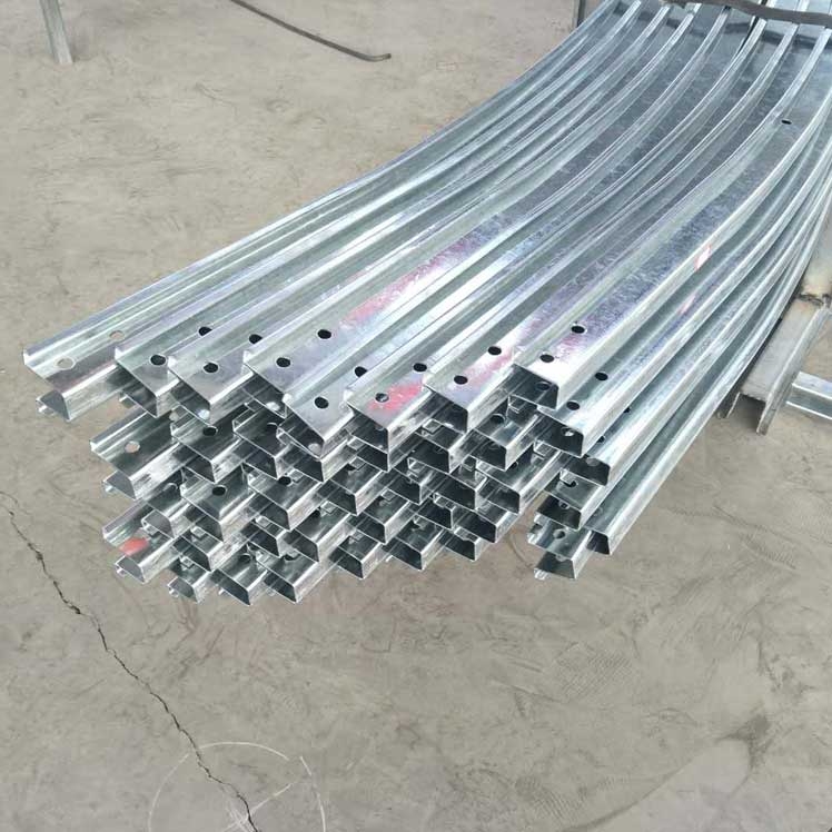 30*50幾字鋼折彎加工圖片